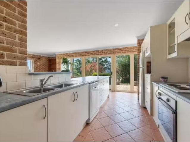 For Rent! 382A Btu Road, Nowra Hill House for rent Listed by.