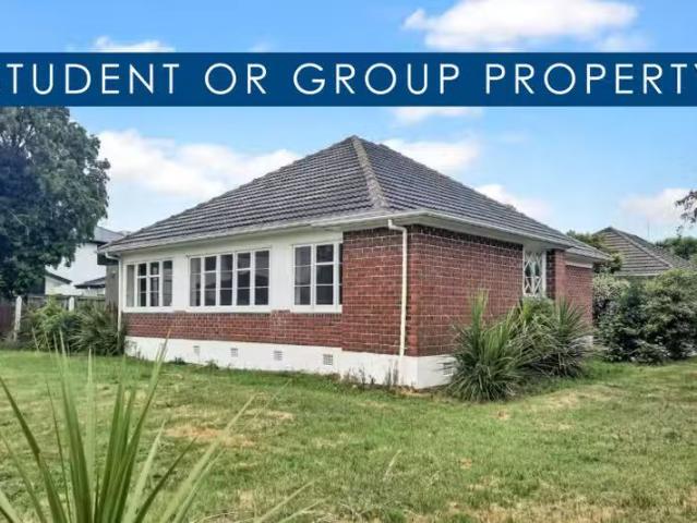 Deal! 7 Beds, 2 Bathrooms In Riccarton First National Real E.