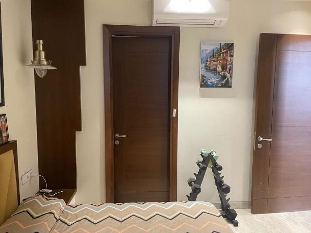 Rental | 4 BHK + Extra Room 325 Sq.Yd. Independent House in Defence Colony