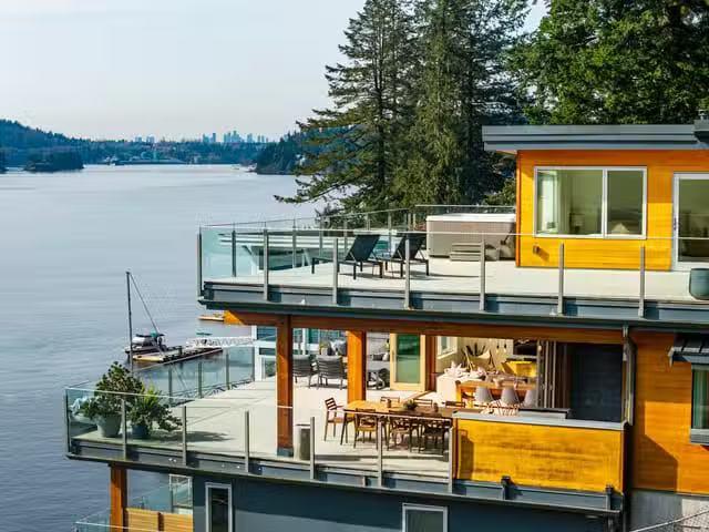 Cozy 4 BR House for rent in North Vancouver, North Vancouver.