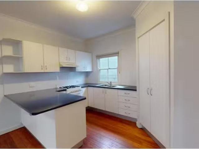 Charming 4 Kent Street, Hamilton House for rent Listed by Lea.