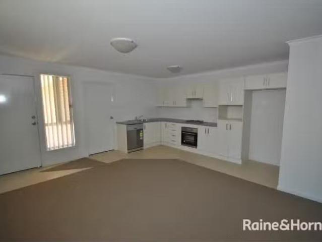 Deal! 64B Peppermint Drive, WORRIGEE Townhouse for rent Liste.