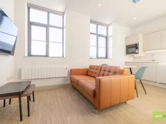 Cozy 9 Shaftesbury Cross, 1 Donegall Road