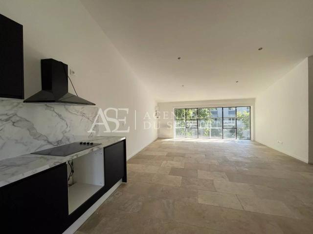 Rental apartment Aix en Provence, 4 rooms, 3 bedrooms, 90.37 m², €1,834 / Month Fees included