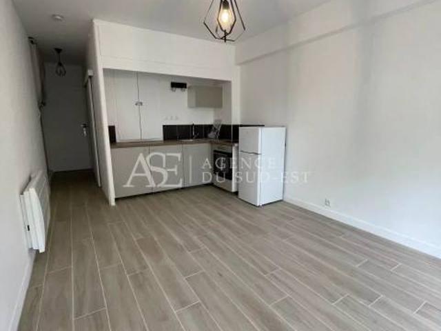 Rental apartment Aix en Provence, 1 room, 24.32 m², €818 / Month Fees included