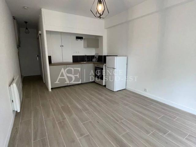 Rental apartment Aix en Provence, 1 room, 24.32 m², €818 / Month Fees included
