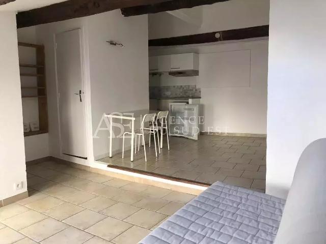 Rental apartment Aix en Provence, 1 room, 25.09 m², €695 / Month Fees included