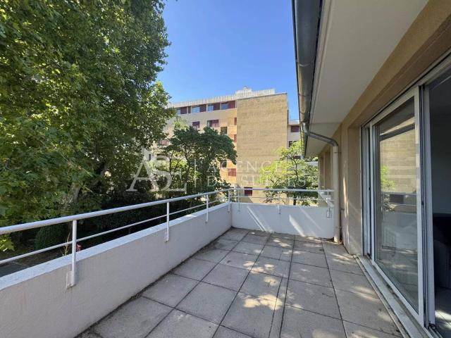 Rental apartment Aix en Provence, 2 rooms, 1 bedroom, 44.22 m², €987 / Month Fees included