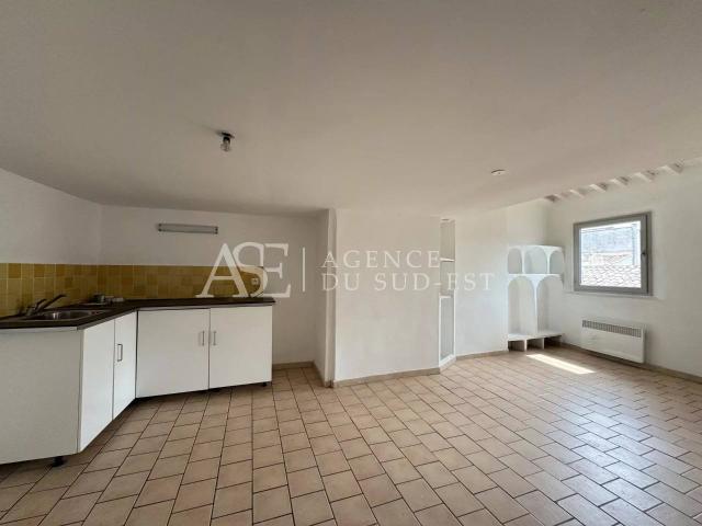 Rental apartment Aix en Provence, 3 rooms, 2 bedrooms, 44.31 m², €904 / Month Fees included