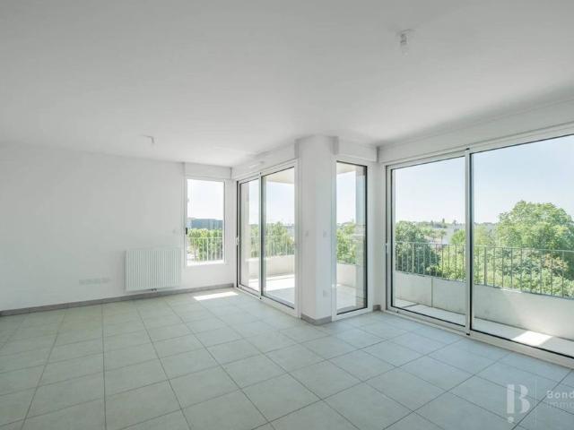 Rental Apartment Bordeaux Saint Jean
