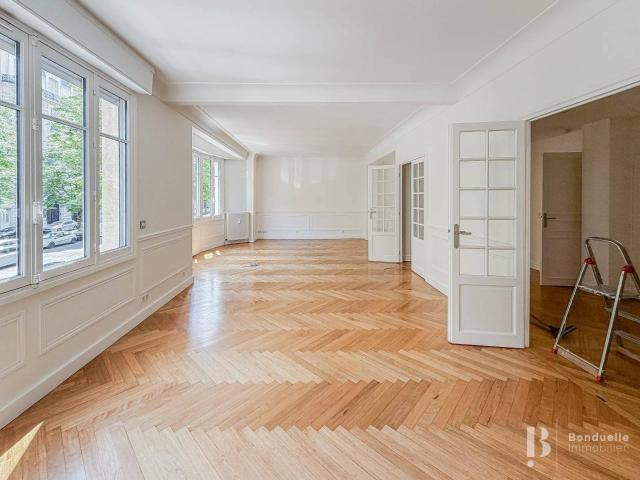 Rental Apartment Paris 8th