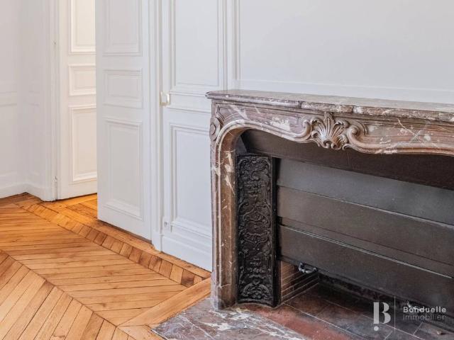 Rental Apartment Paris 8th Champs Élysées