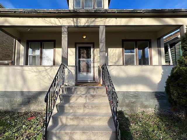 Rental Duplex For Sale. $3k A Month Potential. Recent Upgrades