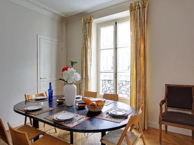 Rental Furnished flat 3 rooms 95m² Paris, Paris Amsterdam Apartments for Rent