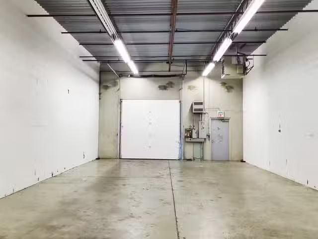 For Rent! Industrial for lease in Richmond, Richmond, 5 3671 V.