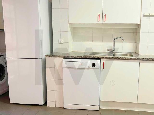RENTAL OF 3 BEDROOM APARTMENT IN BENFICA