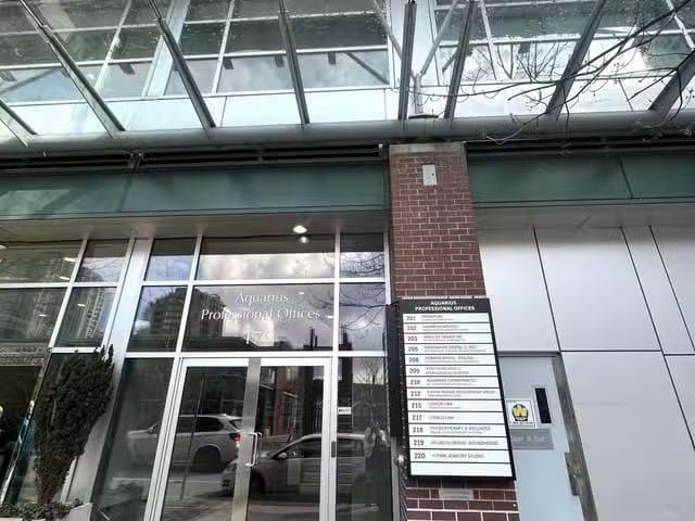 Unique Office for lease in Vancouver, Vancouver West, 208 179.