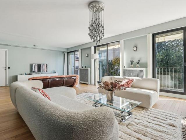 Rental Luxury apartment Neuilly sur Seine 6 Rooms 161 m²