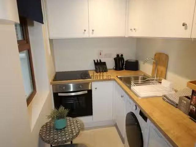 Deal! Montrose, 18 Bishopstown Avenue West, Bishopstown, Co. C.