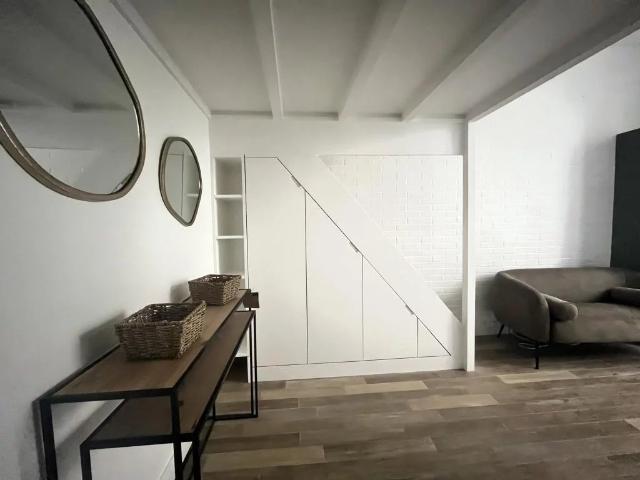 Rental Studio Levallois Perret Hôtel de Ville Planchette