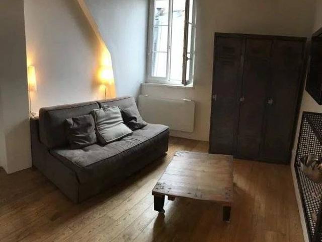 Rental Studio Paris 4th