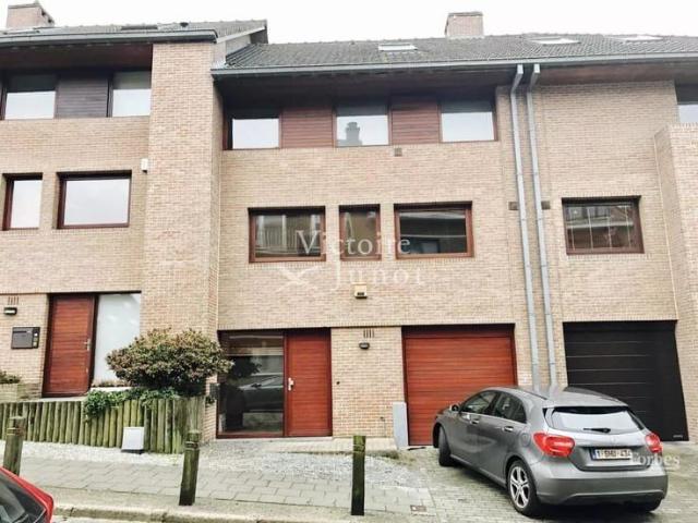 Rental Unfurnished House Uccle 2,900 €/month