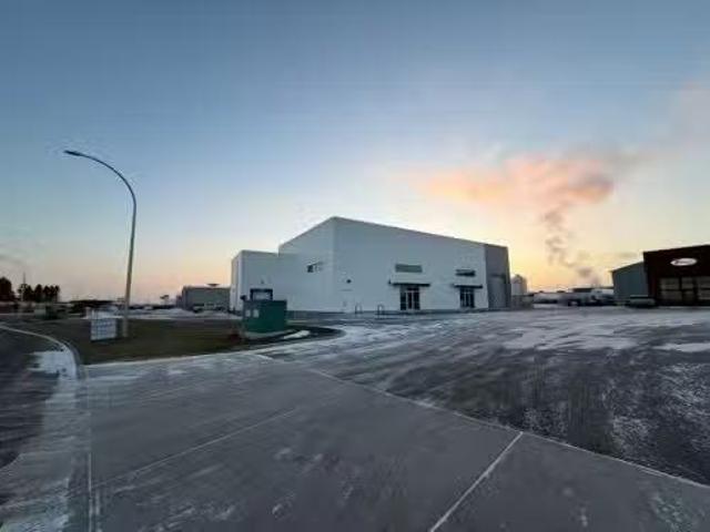 Rental! Unit Street North, Lethbridge, AB, T1H 5C3 commercia.