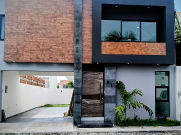 RENTO CASA NUEVA LOMAS RESIDENCIAL