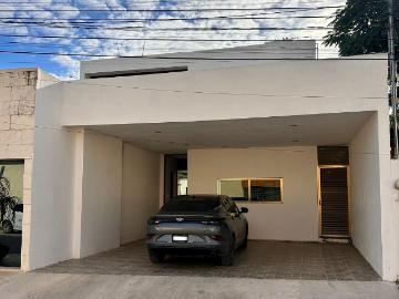 RENTO CASA a una calle de Universidad Modelo