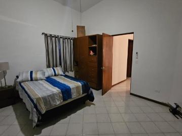 Rento habitación en Cumbres 4to Sector para profesional o estudiante