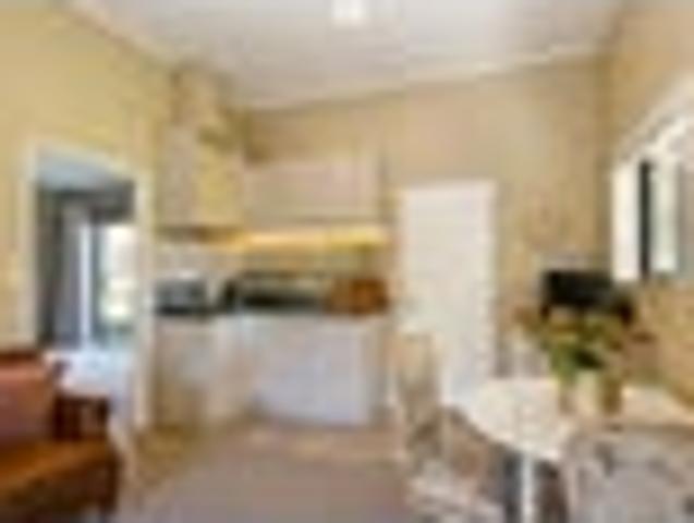 Renwick, 1 bedroom, $450 pw