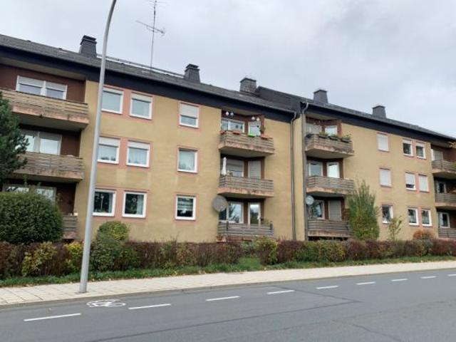 Rendite Paket Stadt Hof: Fünf MFH mit hohem Vermietungsstand z.T. mit Loggien, Stellplätzen & Garagen