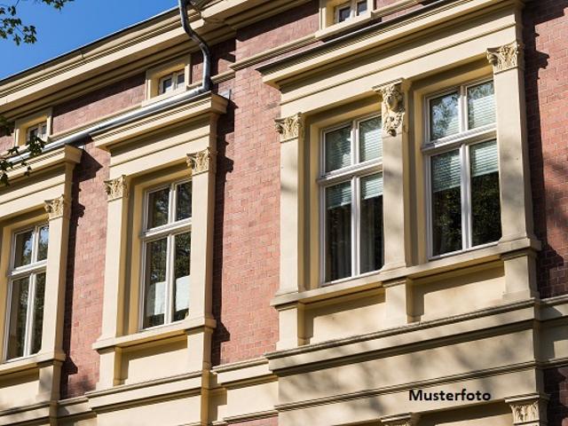 Renditeobjekt! Mehrfamilienhaus mit 3 Wohnungen und 6 Garagen
