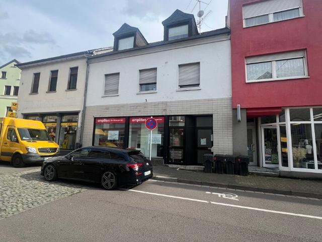 Renditeobjekt Saarbrücken Dudweiler zu verkaufen! Zwei Wohnungen mit Gewerbeeinheit!