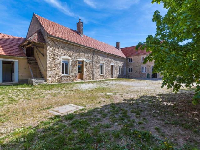 RENEVE SUPERBE CORPS DE FERME RENOVE SUR PARCELLE DE 3691 M2