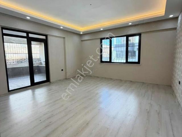 Renk Gayrimenkul Den Onkoloji De Ultra Lüx 3.5+1 Kiralık Daire