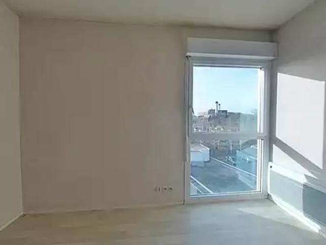 Rennes 35000 Location appartement 1 pièce t1 au dernier étage parking