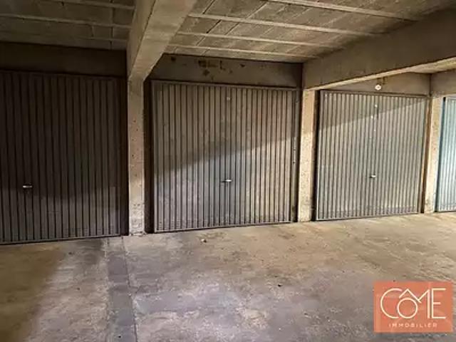 Rennes 35000 Location parking au dernier étage