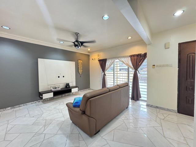 Reno 2 Sty Ebony Ivory Cassis Coral Garland Kota Emerald Rawang