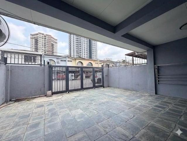 RenoExtend End lot Taman Sri Angsana hilir 2 Storey Bumi lot