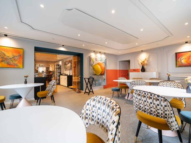 Renommiertes gastronomisches Restaurant mit Nebengebäude