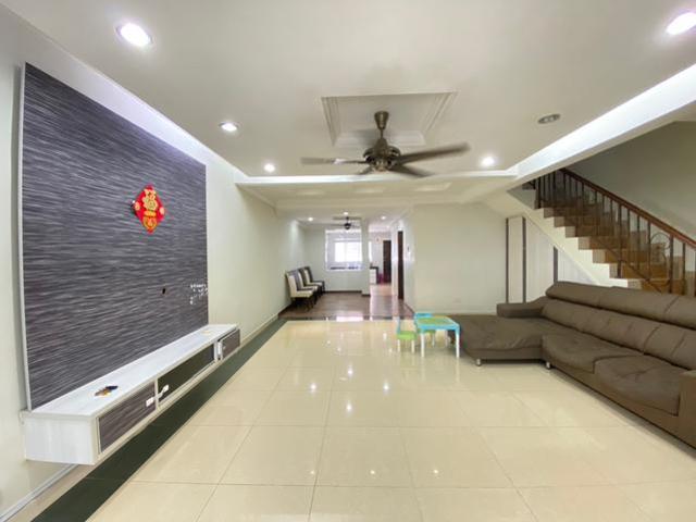 Renovate Freehold Full Extend Jalan tiong 2 storey puchong jaya