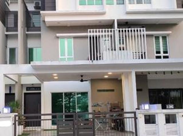 RENOVATED3Storey Terrace TIARA SOUTH SEMENYIH