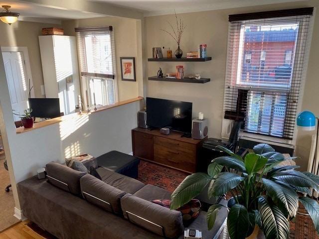 Renovated 3 1/2 for rent in Plateau 2 units avail