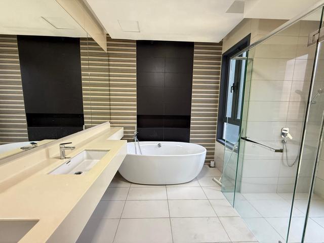 Renovated 3 Storey Superlink in Thistle Grove Denai Alam