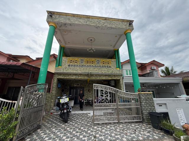RENOVATED 15 Sty Terrace House Batu Arang Kota Puteri Rawang