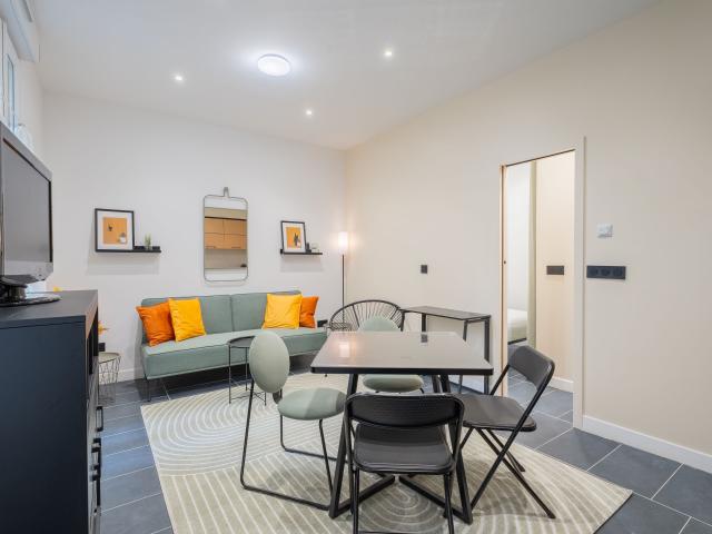 Renovated 1 Bedroom Apartment — Heart of Montmartre, Paris 18th