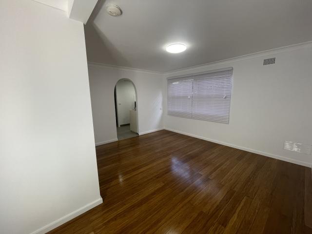 RENOVATED 1 BEDROOM UNIT WITH NO ENERGY BILLS