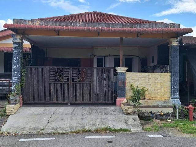 RENOVATED 1 Sty Terrace Tmn Anggerik Tenggara Facing Free 4 Rooms