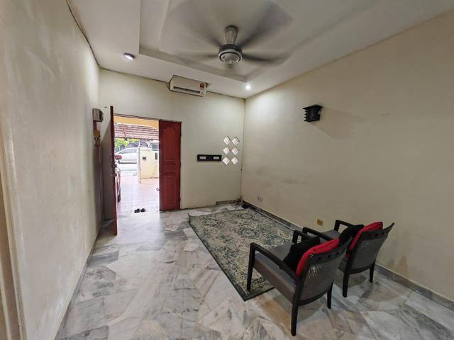 Renovated 20x70 Furnish di Taman Kinrara 5 Puchong